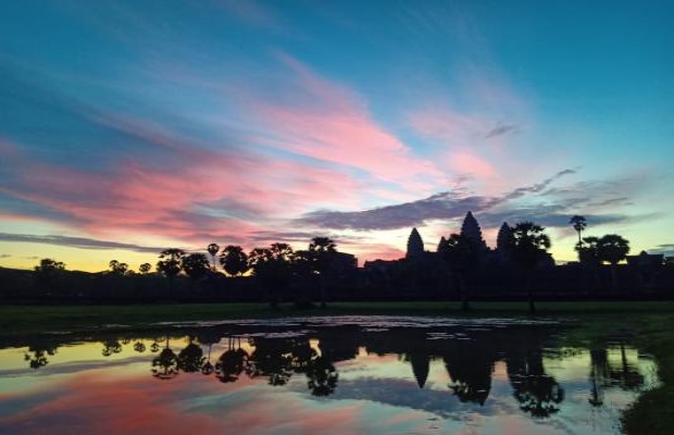 Angkor Sunrise Cycling Tour